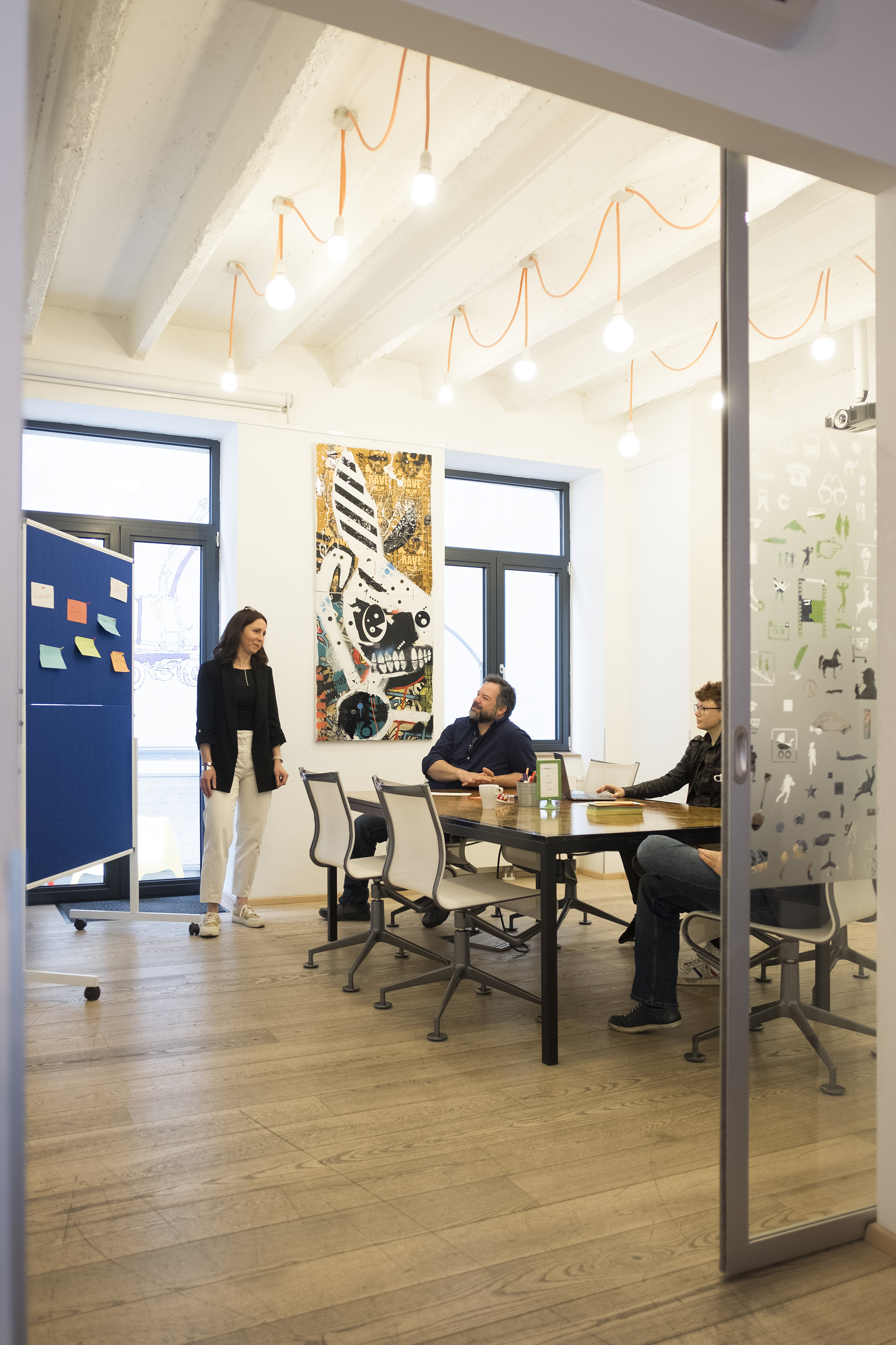 Find your coworking & shared office space in Vienna! We offer flexible office solutions with individual packages. LOFFICE - your cool shared office in Vienna.